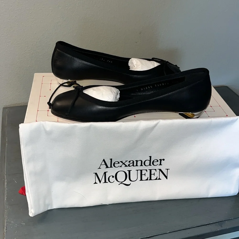 Alexander McQueen Armadillo Leather Black Ballerina Flats NIB EU sz 37.5 / 7.5